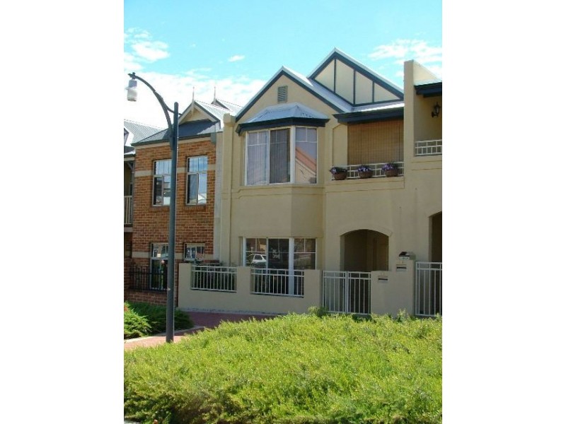 190 LAKESIDE DRIVE, Joondalup WA 6027