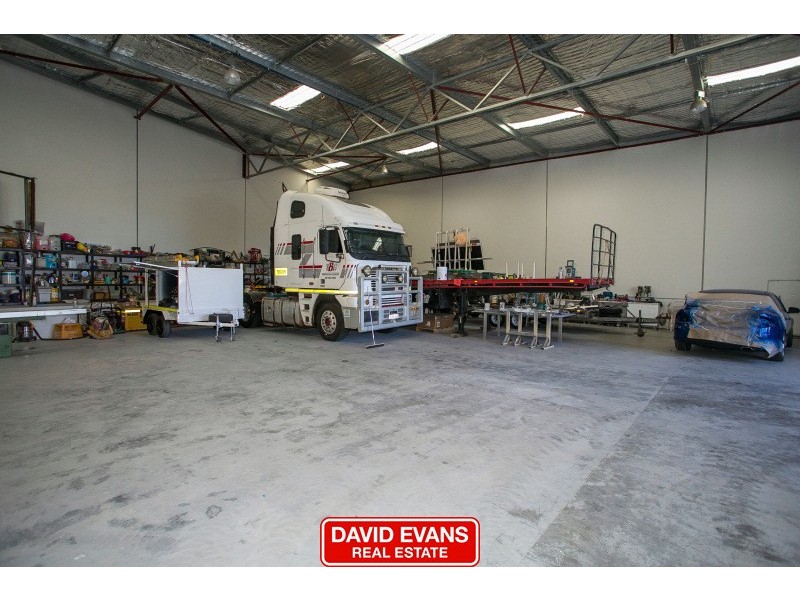 5 Bombardier Road, Wangara WA 6065