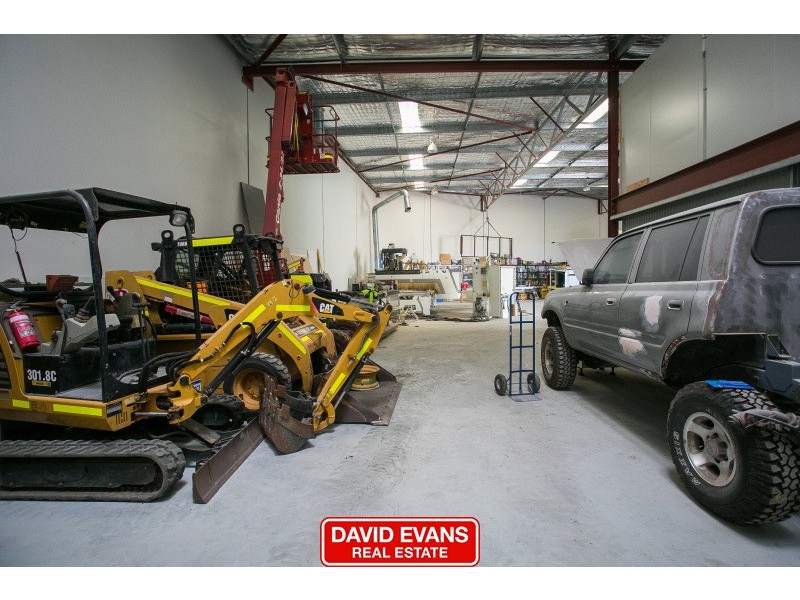 5 Bombardier Road, Wangara WA 6065