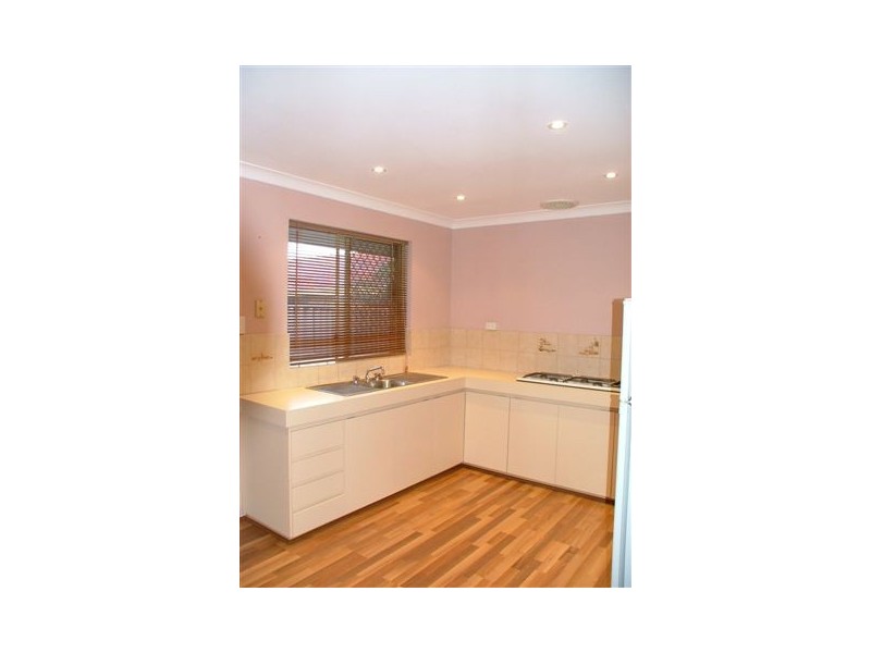 4 Carinda Place, Alexander Heights WA 6064
