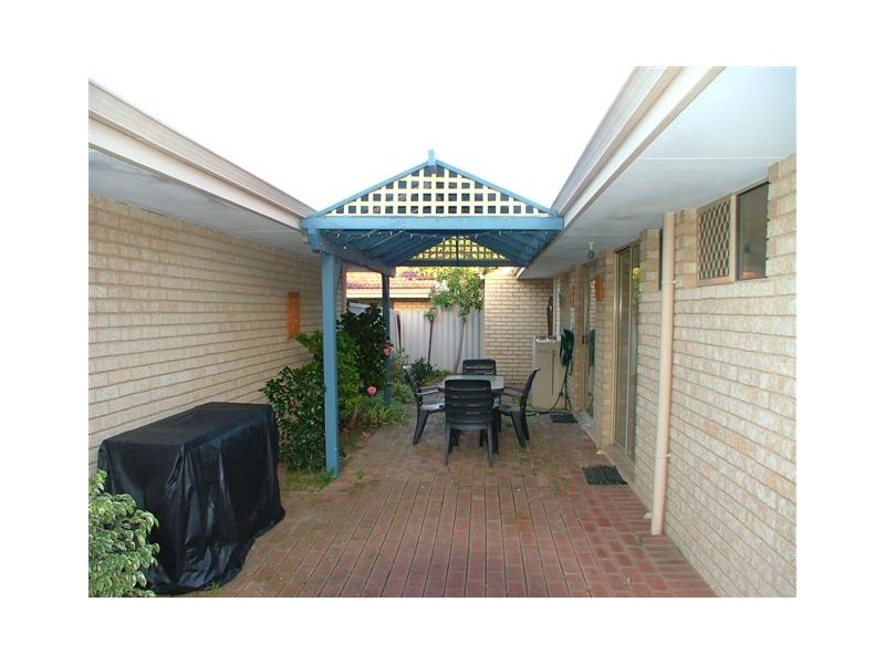 4 Carinda Place, Alexander Heights WA 6064