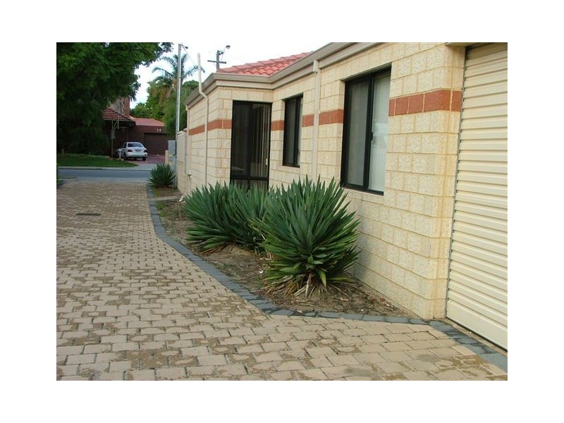 1/15 Deering Street, Westminster WA 6061