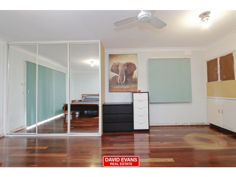 5 Leigh Place, Girrawheen WA 6064