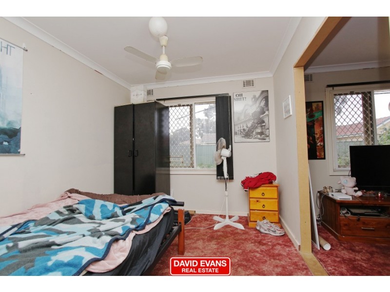 5 Leigh Place, Girrawheen WA 6064