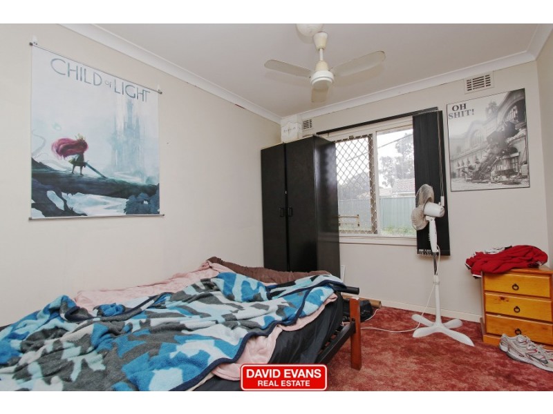 5 Leigh Place, Girrawheen WA 6064