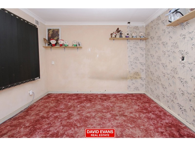 5 Leigh Place, Girrawheen WA 6064