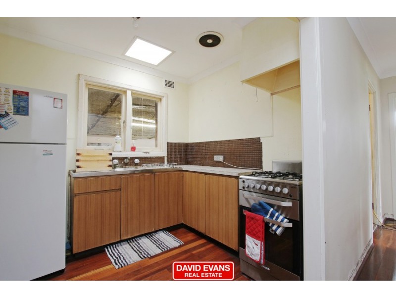 5 Leigh Place, Girrawheen WA 6064