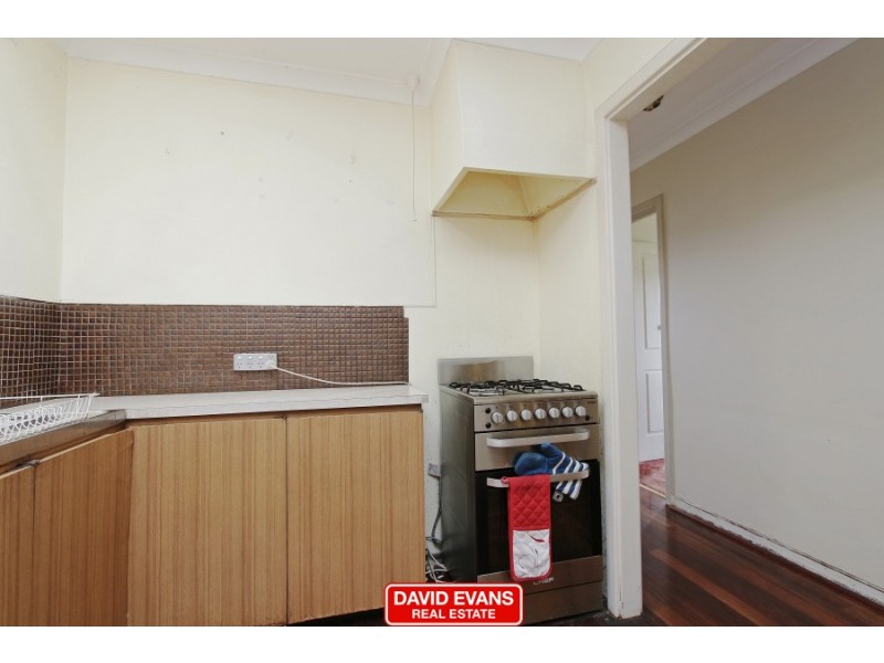 5 Leigh Place, Girrawheen WA 6064