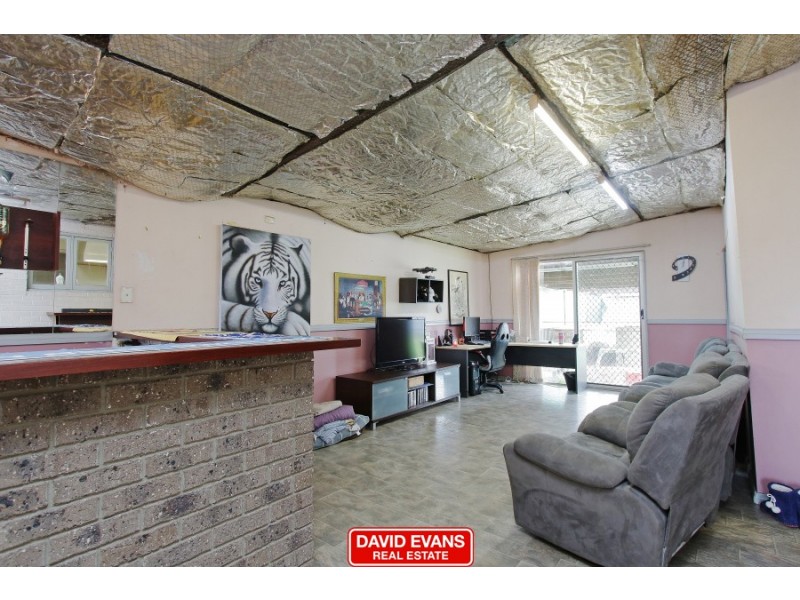 5 Leigh Place, Girrawheen WA 6064