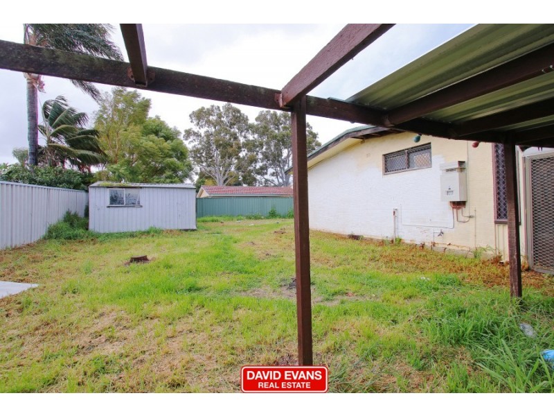 5 Leigh Place, Girrawheen WA 6064