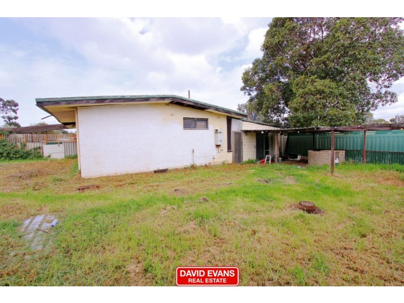 5 Leigh Place, Girrawheen WA 6064