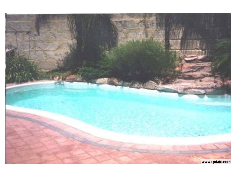 5 Siderno Rise, Hocking WA 6065