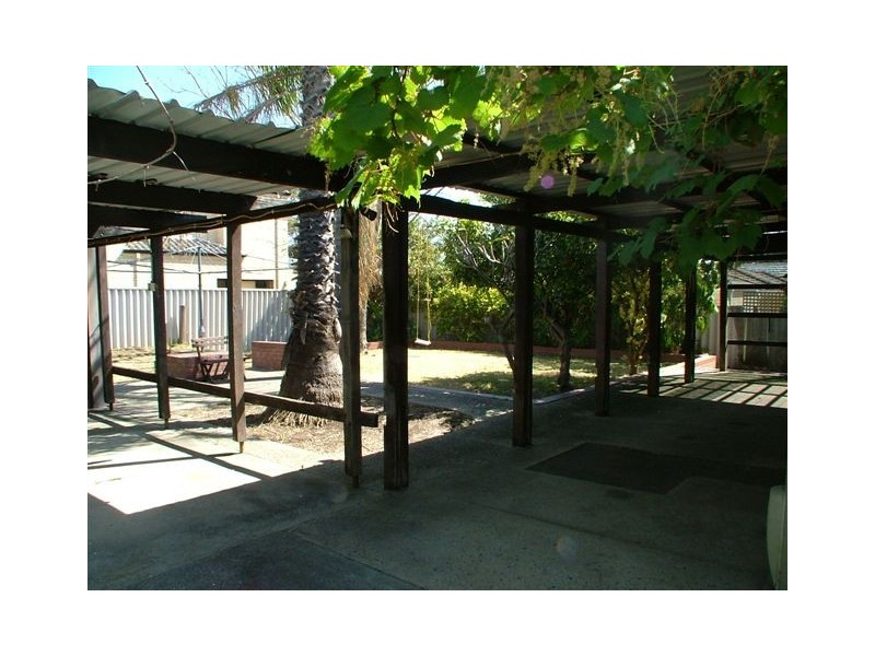 2 Ilumba Road, Nollamara WA 6061