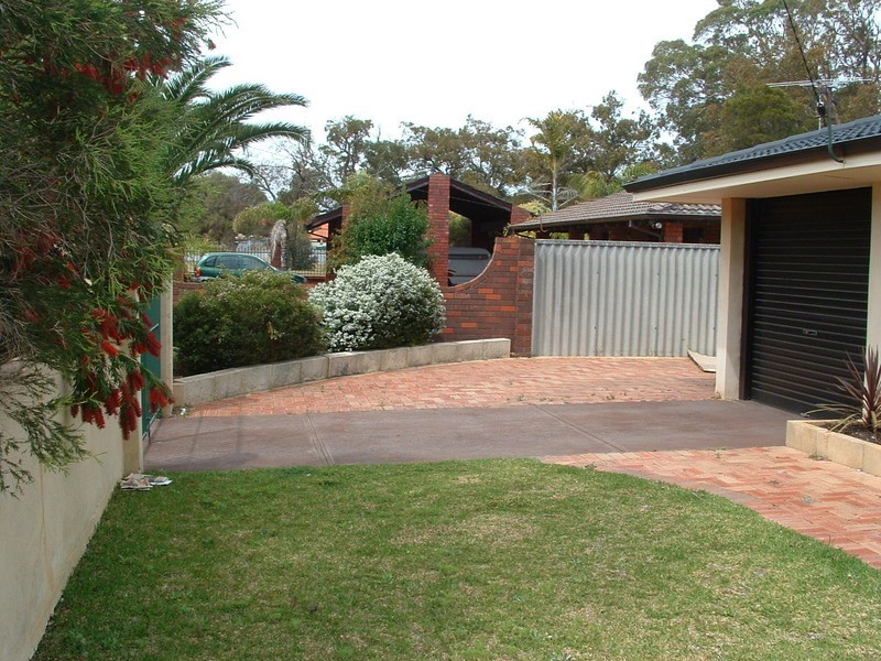 706 Beach Road, Hamersley WA 6022