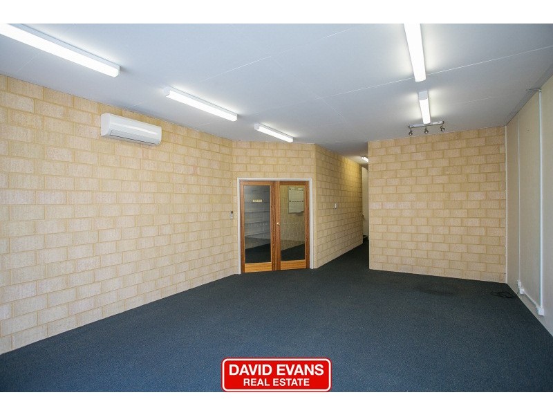 2/21 Caloundra Road, Clarkson WA 6030