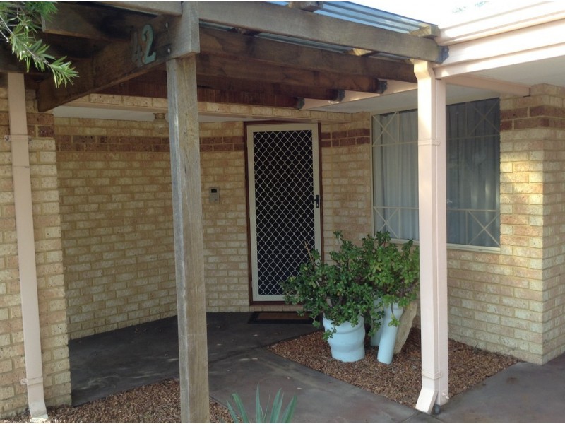 42 Fringe Lily Crescent, Ellenbrook WA 6069