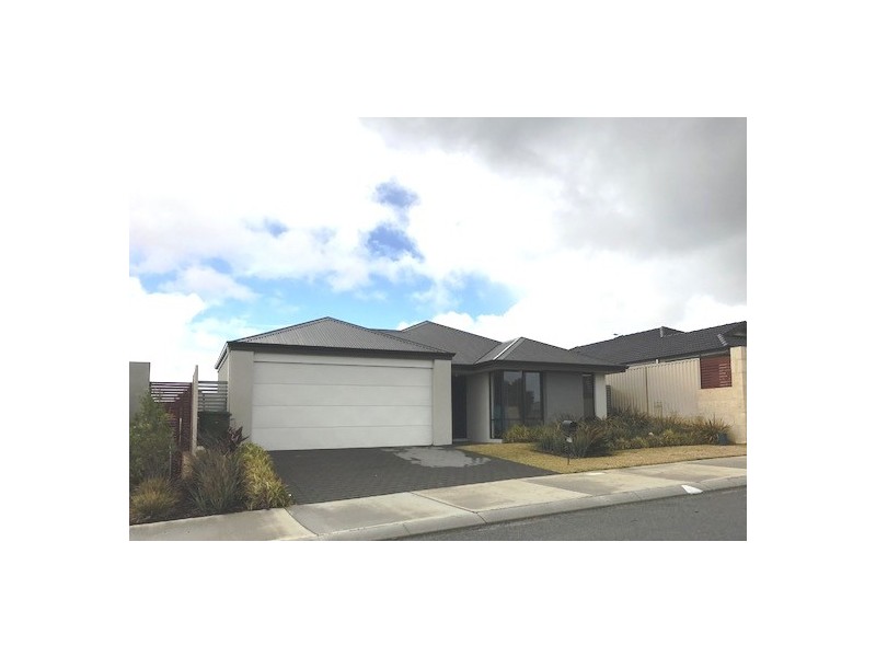 27 Damperia Green, Sinagra WA 6065