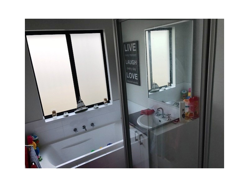 27 Damperia Green, Sinagra WA 6065