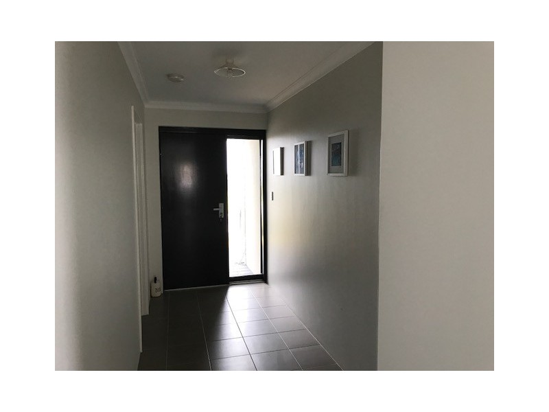 27 Damperia Green, Sinagra WA 6065