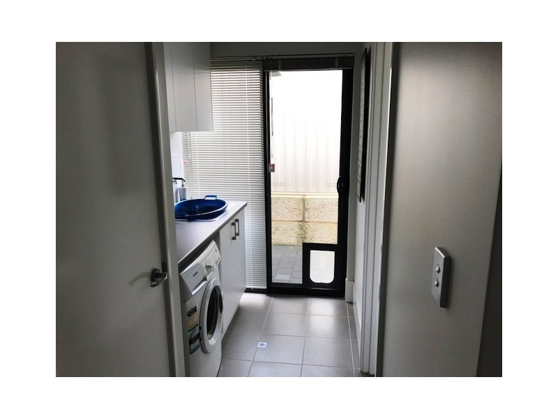 27 Damperia Green, Sinagra WA 6065