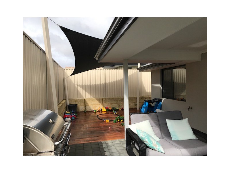 27 Damperia Green, Sinagra WA 6065