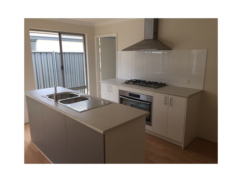 63 Grandis Boulevard, Banksia Grove WA 6031