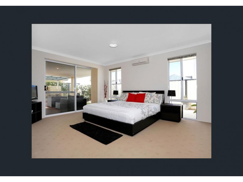 14 Grandoak Drive, Clarkson WA 6030