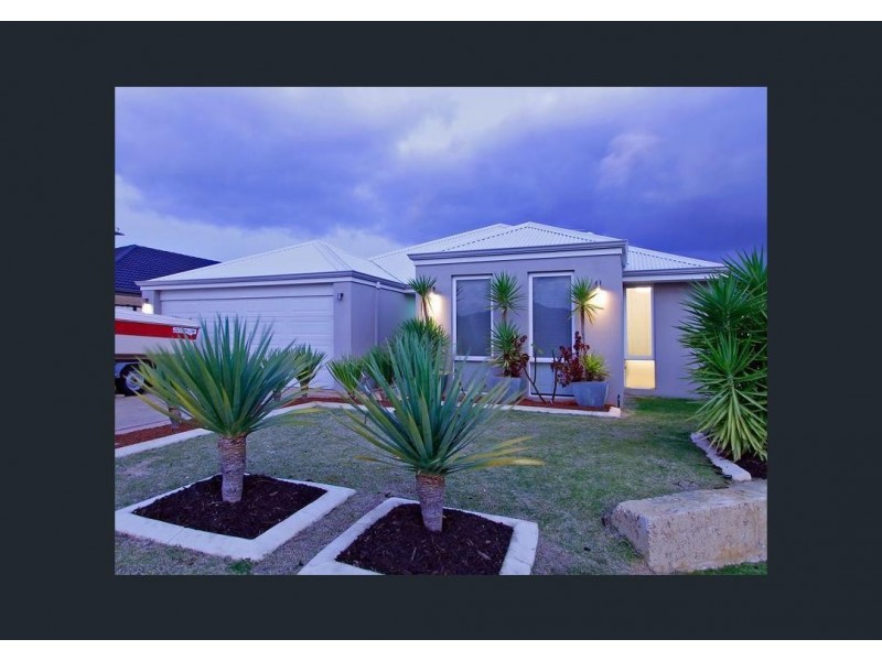 14 Grandoak Drive, Clarkson WA 6030