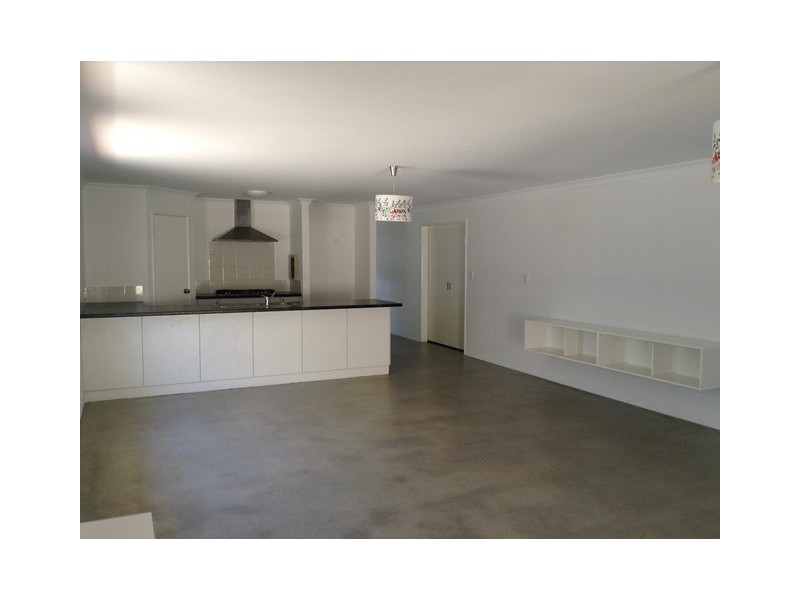 11 Petal Street, Banksia Grove WA 6031