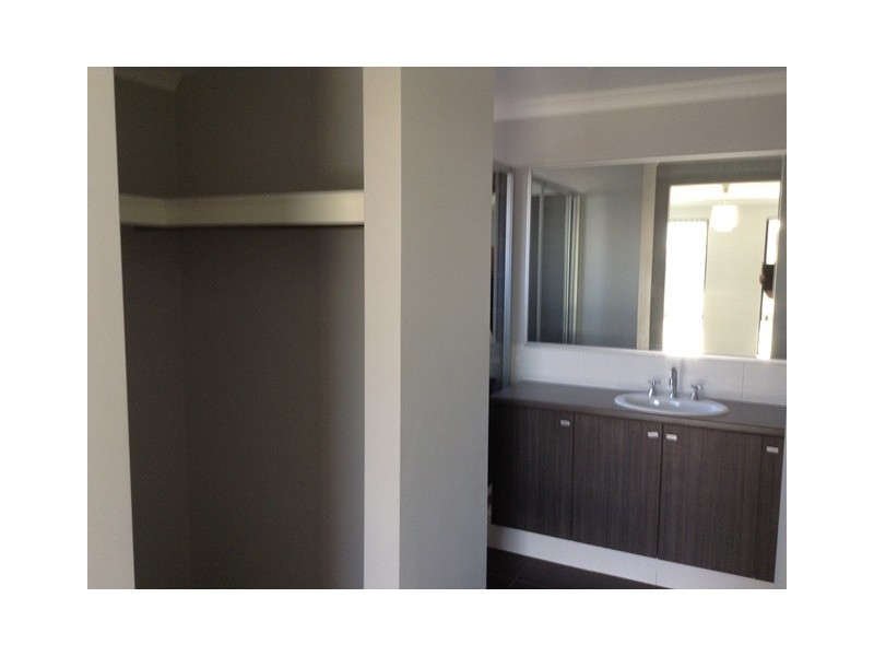 11 Petal Street, Banksia Grove WA 6031