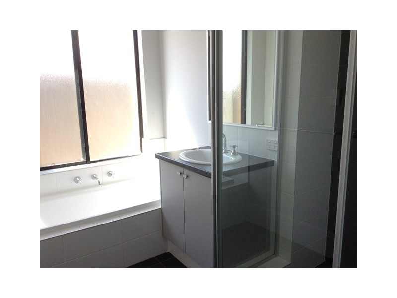 11 Petal Street, Banksia Grove WA 6031