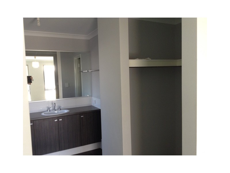 11 Petal Street, Banksia Grove WA 6031