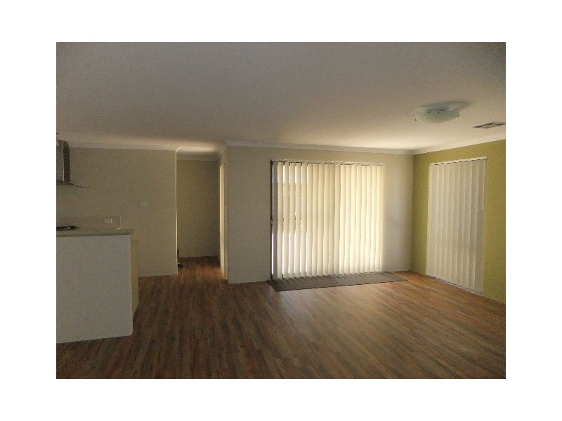 4 Pod Link, Banksia Grove WA 6031