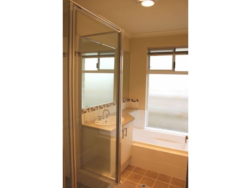 24 Allum Green, Merriwa WA 6030