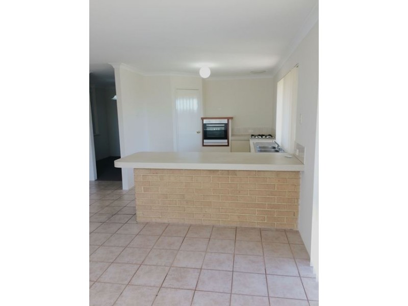 2 Mossdale Pass, Kinross WA 6028