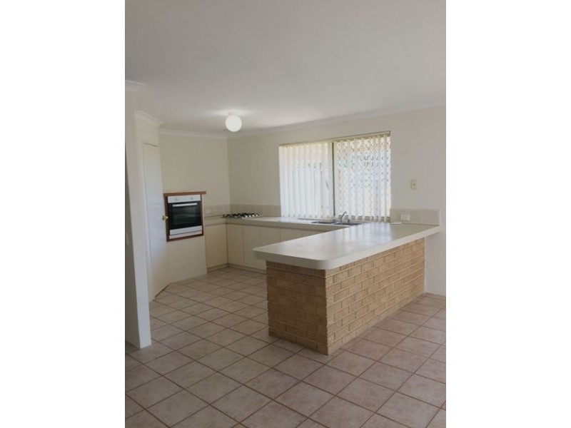 2 Mossdale Pass, Kinross WA 6028