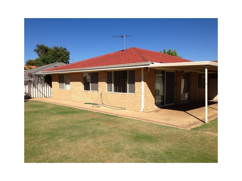 2 Mossdale Pass, Kinross WA 6028