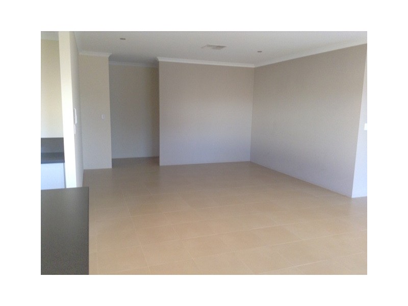 10 Langmuir Way, Tapping WA 6065