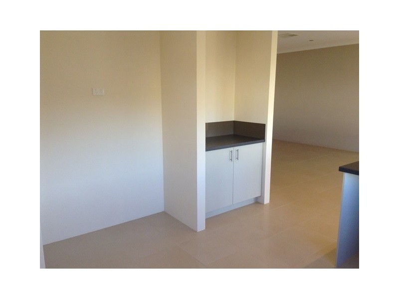 10 Langmuir Way, Tapping WA 6065