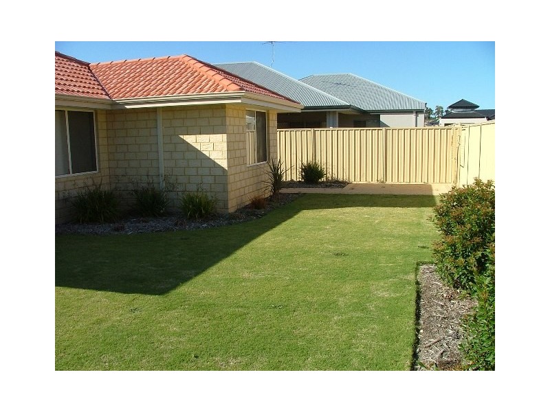 4 Madrid Terrace, Hocking WA 6065