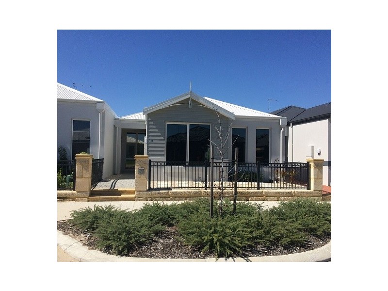 18 Kinlock Way, Aveley WA 6069