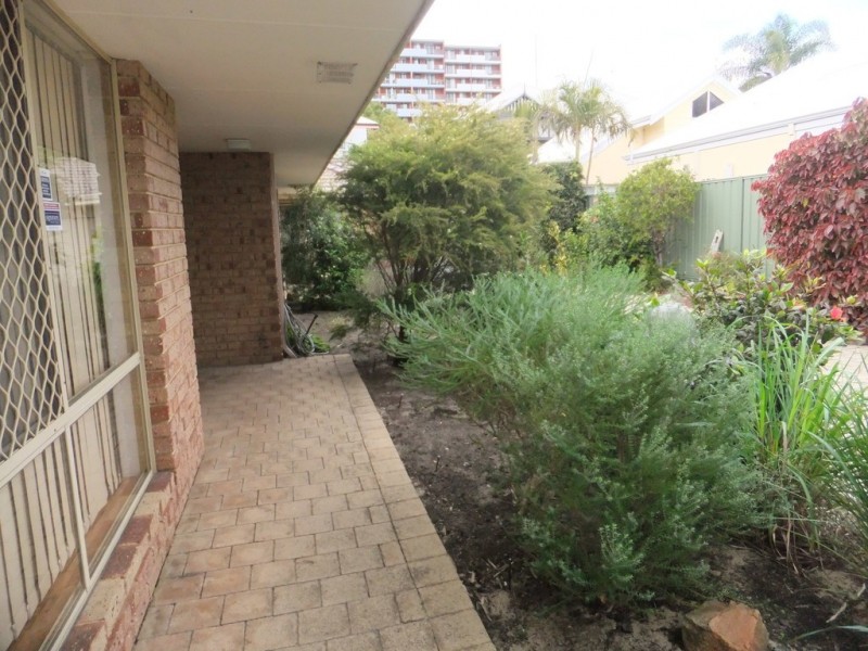 2/98 Mackie Street, Victoria Park WA 6100