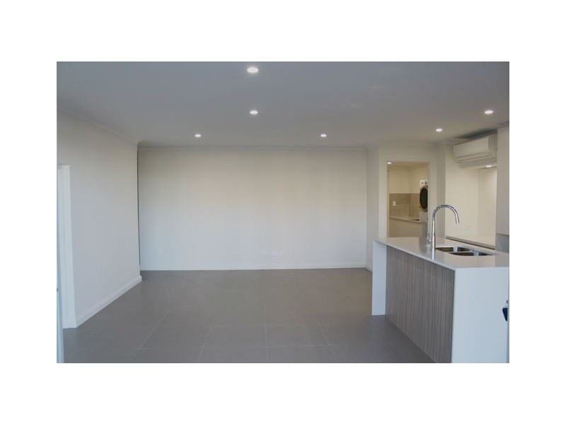 2/12 Keel Lane, Alkimos WA 6038