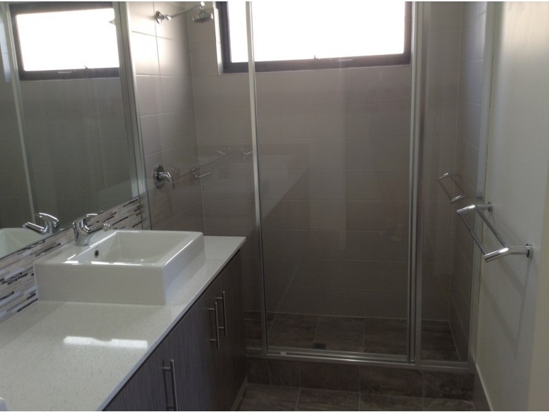 30 Windermere Blvd, Aveley WA 6069