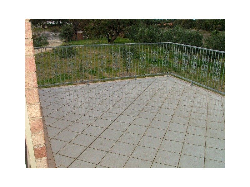 44 Via Vista Drive, Mariginiup WA 6065