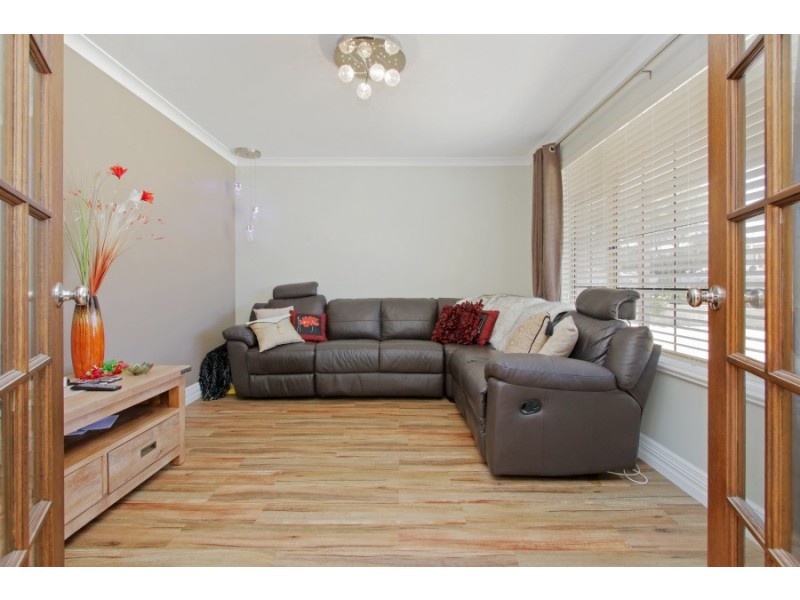 8 Ellenbrae Place, Marangaroo WA 6064