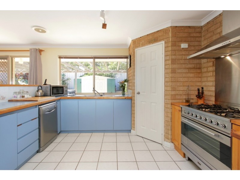 8 Ellenbrae Place, Marangaroo WA 6064