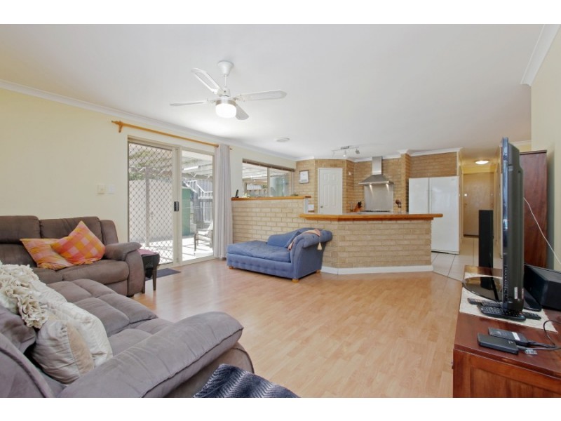 8 Ellenbrae Place, Marangaroo WA 6064