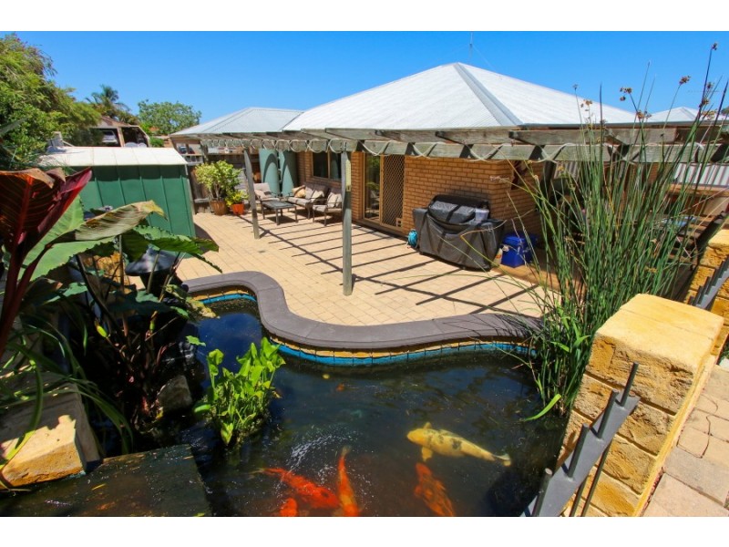 8 Ellenbrae Place, Marangaroo WA 6064