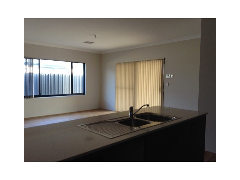 14 Teasel Way, Banksia Grove WA 6031